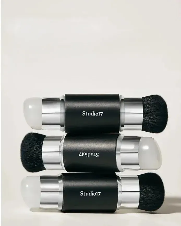 Studio17 Silicone Blush Brush - 1